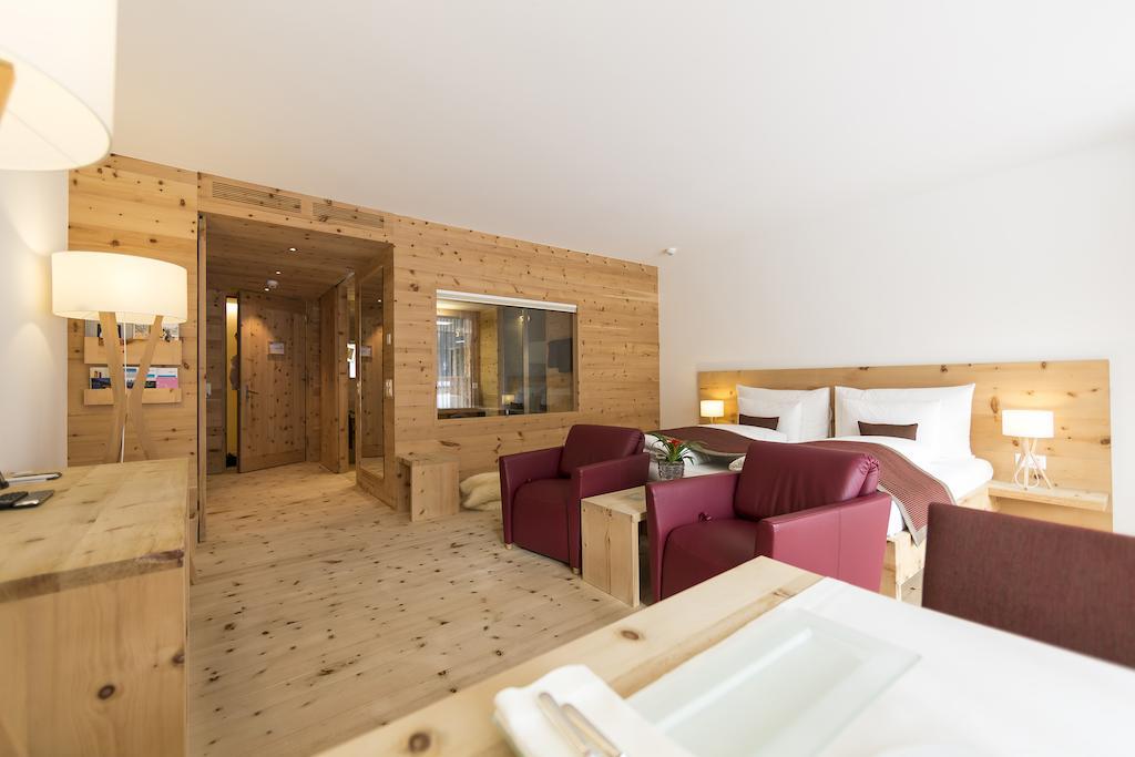 Relais & Chateaux In Lain Cadonau 5* Brail
